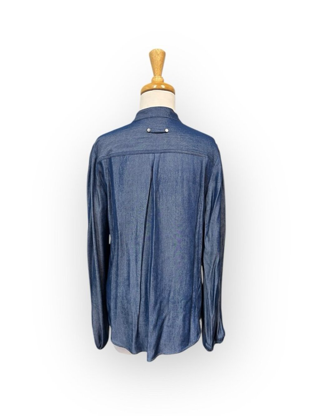 Carlisle Collection Blue Chambray Pintuck Top Size 10 Blouse - Picture 3 of 7